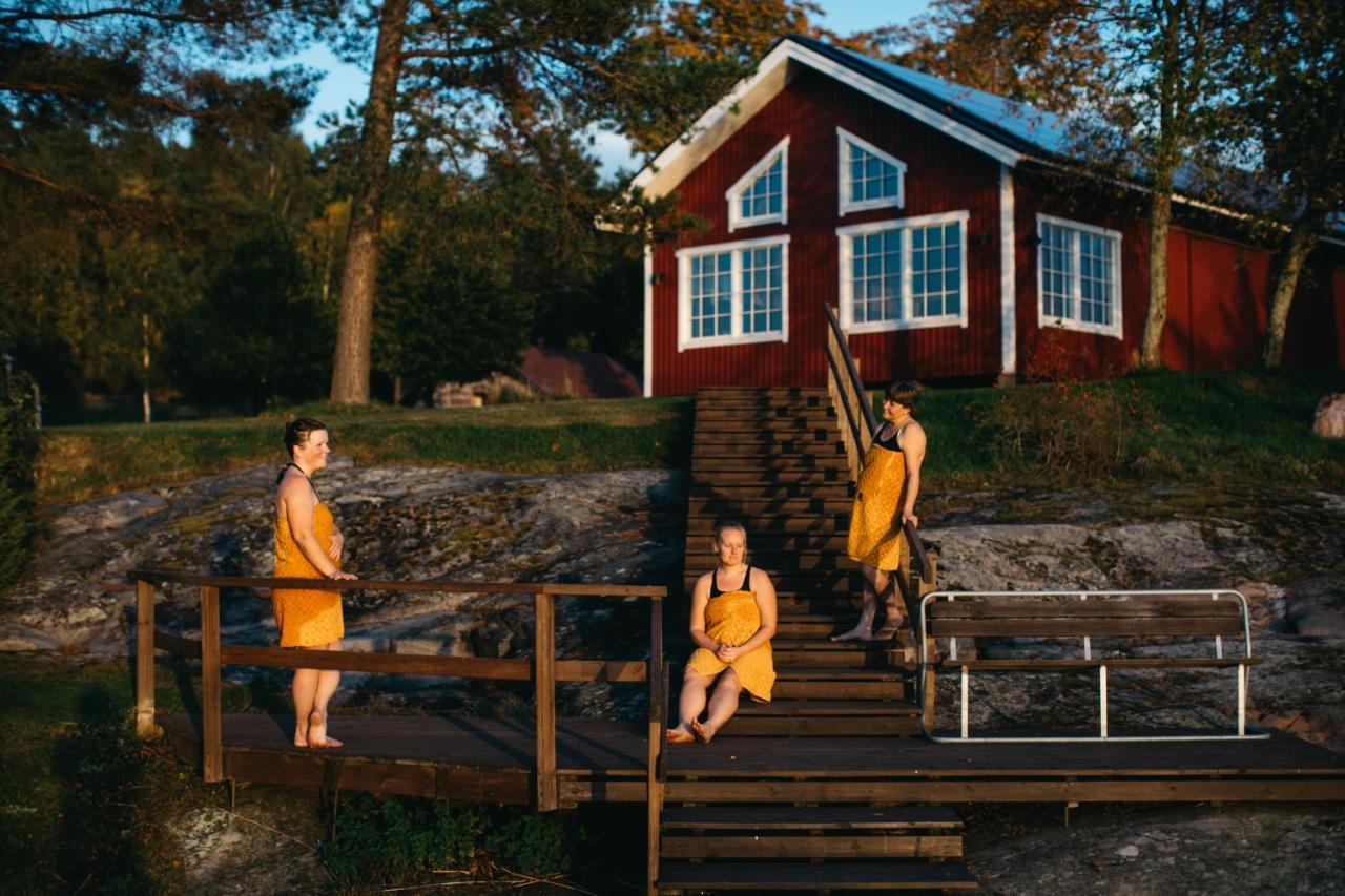 Labbnaes Semesterhem, Radhuset Kimitoön Exterior photo